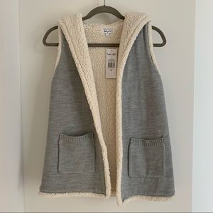 Splendid gray hooded vest kids size 12. New with tags. Pristine